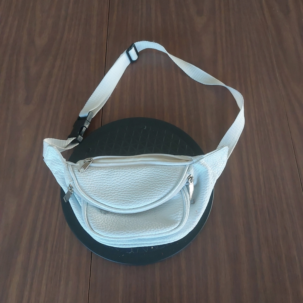 White Leather Looking Fanny Pack Unbranded 3 Pouch Retro WITH STAINS